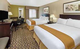 Holiday Inn Express & Suites Chicago-Libertyville, An Ihg Hotel